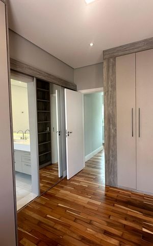 Casa para alugar com 412m², 4 quartos e 4 vagas Casa para alugar com 412m², 4 quartos e 4 vagasCloset