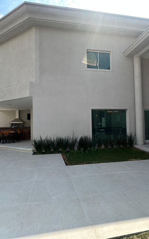 Casa para alugar com 412m², 4 quartos e 4 vagas Casa para alugar com 412m², 4 quartos e 4 vagasQuintal