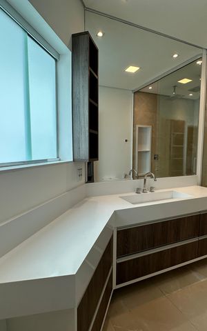 Casa para alugar com 412m², 4 quartos e 4 vagas Casa para alugar com 412m², 4 quartos e 4 vagasBanheiro da Suíte 3