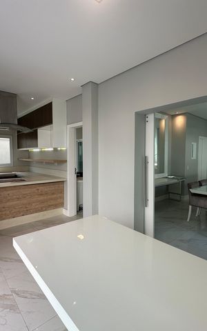 Casa para alugar com 412m², 4 quartos e 4 vagas Casa para alugar com 412m², 4 quartos e 4 vagasCozinha