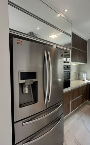 Casa para alugar com 412m², 4 quartos e 4 vagas Casa para alugar com 412m², 4 quartos e 4 vagasCozinha