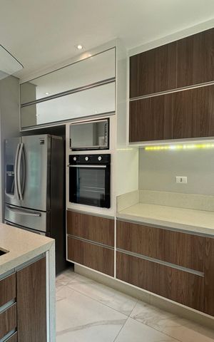 Casa para alugar com 412m², 4 quartos e 4 vagas Casa para alugar com 412m², 4 quartos e 4 vagasCozinha