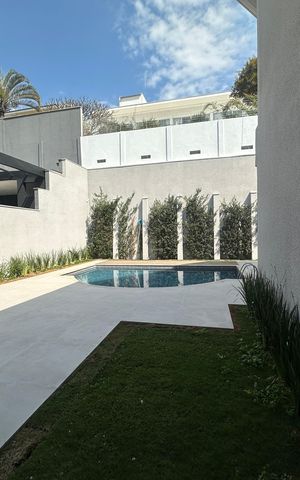 Casa para alugar com 412m², 4 quartos e 4 vagas Casa para alugar com 412m², 4 quartos e 4 vagasQuintal