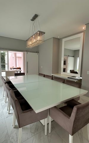 Casa para alugar com 412m², 4 quartos e 4 vagas Casa para alugar com 412m², 4 quartos e 4 vagasSala de Jantar