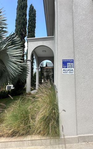 Casa para alugar com 412m², 4 quartos e 4 vagas Casa para alugar com 412m², 4 quartos e 4 vagasFachada