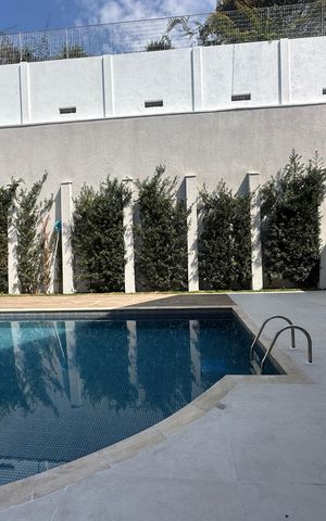 Casa para alugar com 412m², 4 quartos e 4 vagas Casa para alugar com 412m², 4 quartos e 4 vagasPiscina