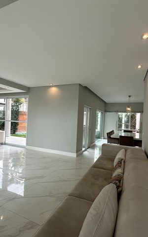 Casa para alugar com 412m², 4 quartos e 4 vagas Casa para alugar com 412m², 4 quartos e 4 vagasSala
