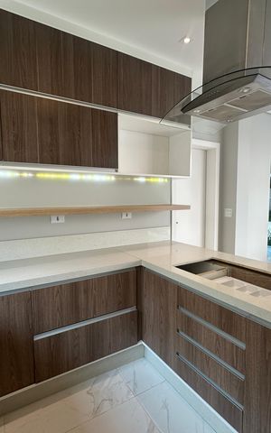 Casa para alugar com 412m², 4 quartos e 4 vagas Casa para alugar com 412m², 4 quartos e 4 vagasCozinha