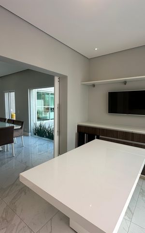 Casa para alugar com 412m², 4 quartos e 4 vagas Casa para alugar com 412m², 4 quartos e 4 vagasCozinha