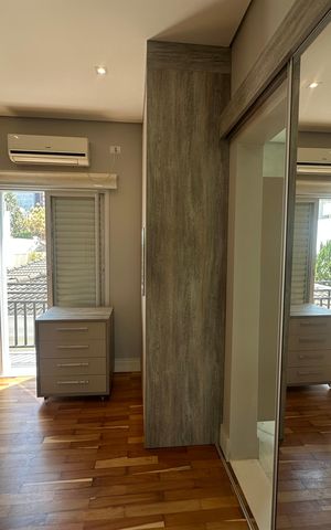 Casa para alugar com 412m², 4 quartos e 4 vagas Casa para alugar com 412m², 4 quartos e 4 vagasCloset