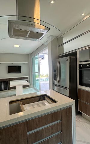 Casa para alugar com 412m², 4 quartos e 4 vagas Casa para alugar com 412m², 4 quartos e 4 vagasCozinha