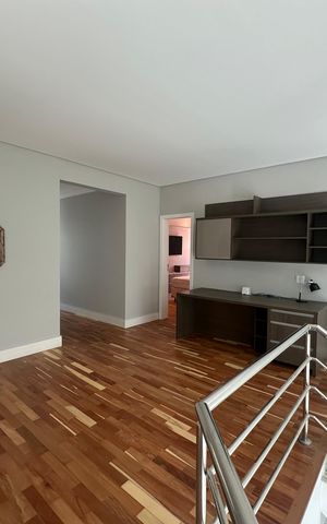 Casa para alugar com 412m², 4 quartos e 4 vagas Casa para alugar com 412m², 4 quartos e 4 vagasHall