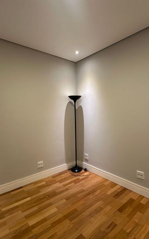Casa para alugar com 412m², 4 quartos e 4 vagas Casa para alugar com 412m², 4 quartos e 4 vagasSala de TV