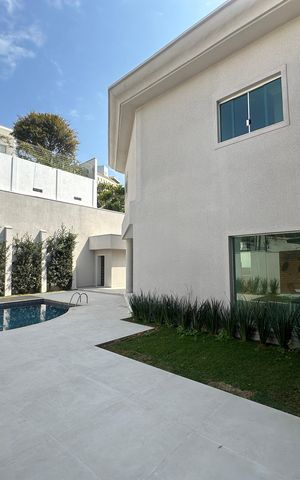 Casa para alugar com 412m², 4 quartos e 4 vagas Casa para alugar com 412m², 4 quartos e 4 vagasQuintal