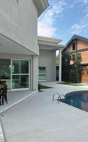 Casa para alugar com 412m², 4 quartos e 4 vagas Casa para alugar com 412m², 4 quartos e 4 vagasPiscina