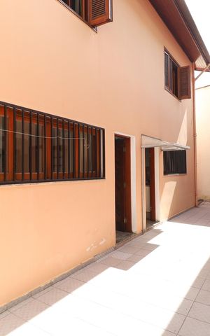 Casa de condomínio à venda com 600m², 6 quartos e 6 vagas Casa de condomínio à venda com 600m², 6 quartos e 6 vagasÁrea Gourmet