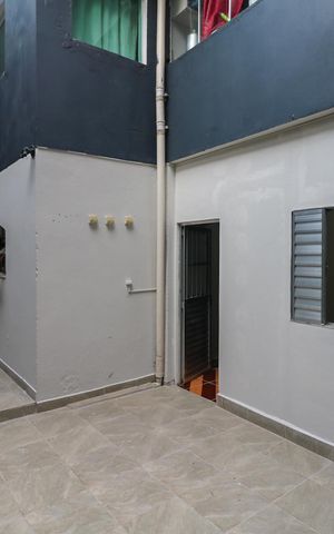 Casa à venda com 500m², 2 quartos e 2 vagas Casa à venda com 500m², 2 quartos e 2 vagasQuintal e Área de Serviço