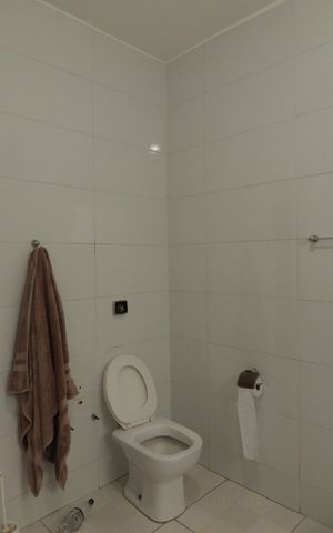 Casa à venda com 293m², 4 quartos e 6 vagasBanheiro da Suíte 2