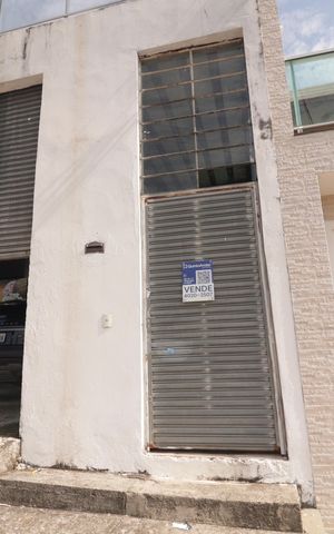 Casa à venda com 293m², 4 quartos e 6 vagasFachada