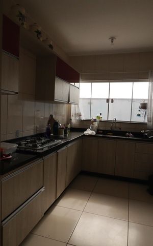 Casa à venda com 293m², 4 quartos e 6 vagasCozinha 