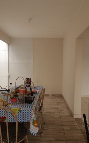 Casa à venda com 293m², 4 quartos e 6 vagasSala