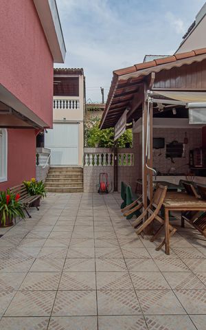 Casa à venda com 400m², 4 quartos e 4 vagas Casa à venda com 400m², 4 quartos e 4 vagasChurrasqueira