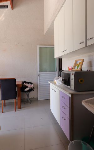 Apartamento à venda com 100m², 2 quartos e 1 vagaÁrea de Serviço