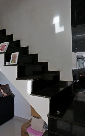 Apartamento à venda com 100m², 2 quartos e 1 vagaEscada