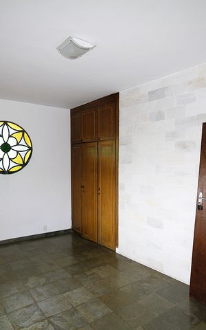 Casa à venda com 366m², 4 quartos e 6 vagasQuarto 2
