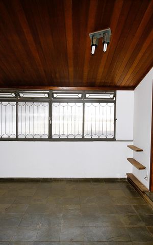 Casa à venda com 366m², 4 quartos e 6 vagasSalão