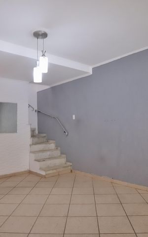 Casa à venda com 124m², 2 quartos e 1 vagaSala