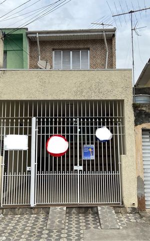 Casa à venda com 124m², 2 quartos e 1 vagaFachada