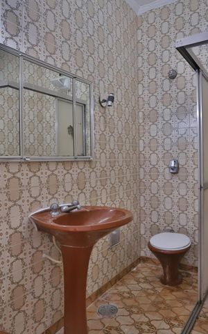 Casa à venda com 124m², 2 quartos e 1 vagaBanheiro