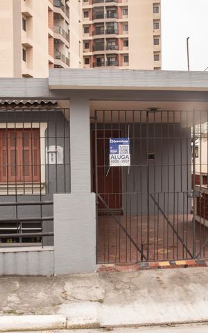Casa para alugar com 160m², 2 quartos e 1 vagaFachada