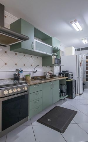 Casa à venda com 190m², 3 quartos e 2 vagasCozinha