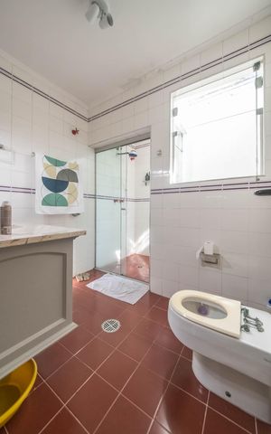 Casa à venda com 190m², 3 quartos e 2 vagasBanheiro Social