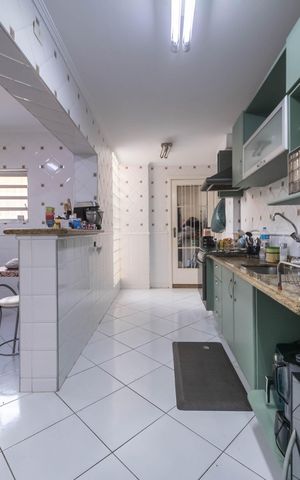 Casa à venda com 190m², 3 quartos e 2 vagasCozinha