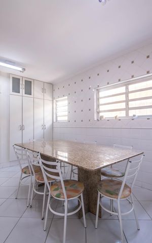 Casa à venda com 190m², 3 quartos e 2 vagasCopa