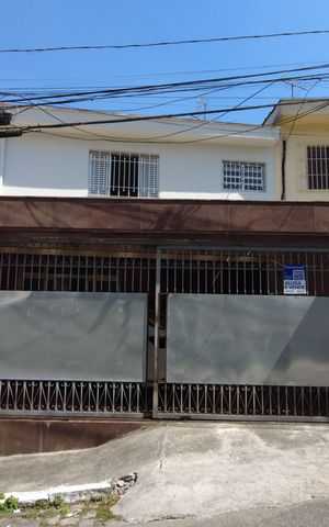 Casa à venda com 190m², 3 quartos e 2 vagasFachada