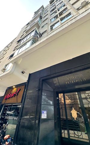 Apartamento à venda com 140m², 3 quartos e sem vaga Apartamento à venda com 140m², 3 quartos e sem vagaFachada
