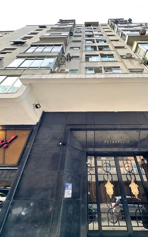 Apartamento à venda com 140m², 3 quartos e sem vaga Apartamento à venda com 140m², 3 quartos e sem vagaFachada
