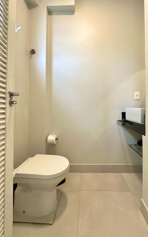 Apartamento à venda com 140m², 3 quartos e sem vaga Apartamento à venda com 140m², 3 quartos e sem vagaBanheiro Social