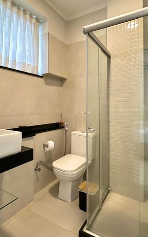 Apartamento à venda com 140m², 3 quartos e sem vaga Apartamento à venda com 140m², 3 quartos e sem vagaBanheiro da Suíte 1