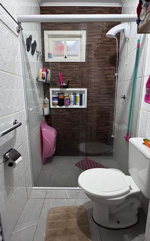 Casa à venda com 44m², 2 quartos e 2 vagas Casa à venda com 44m², 2 quartos e 2 vagasBanheiro