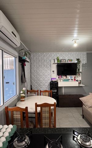 Casa à venda com 44m², 2 quartos e 2 vagas Casa à venda com 44m², 2 quartos e 2 vagasSala