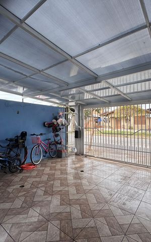 Casa à venda com 44m², 2 quartos e 2 vagas Casa à venda com 44m², 2 quartos e 2 vagasGaragem