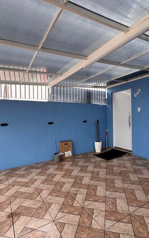 Casa à venda com 44m², 2 quartos e 2 vagas Casa à venda com 44m², 2 quartos e 2 vagasGaragem