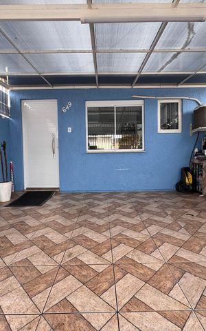 Casa à venda com 44m², 2 quartos e 2 vagas Casa à venda com 44m², 2 quartos e 2 vagasGaragem