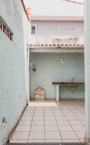Casa à venda com 140m², 3 quartos e 2 vagas Casa à venda com 140m², 3 quartos e 2 vagasÁrea de Serviço