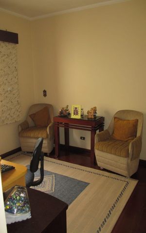Casa à venda com 220m², 4 quartos e 3 vagas Casa à venda com 220m², 4 quartos e 3 vagasQuarto 2